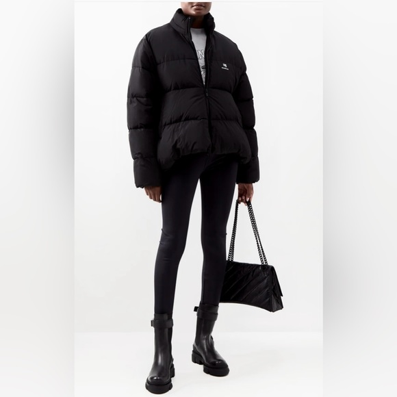 NEW WITH TAGS BALENCIAGA C SHAPED PUFFER Logo Black Sz 34 Curved Hem Jacket - Picture 5 of 14